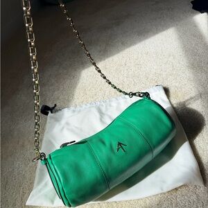 Elegant Green Leather Shoulder Bag with Chain Strap